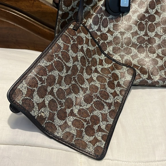 COACH Coated Canvas Signature Taxi Tote Tan - Picture 4 of 14